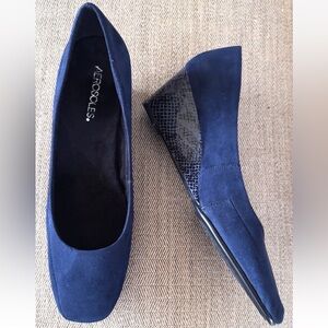 🔹AEROSOLES🔹FAUX SUEDE SNAKE PRINT WEDGE “BARECUDA” COMFORT PUMP SHOES